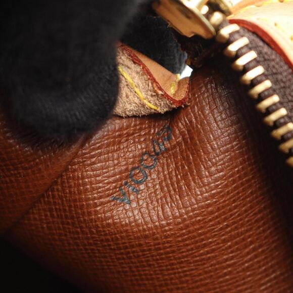 LOUIS VUITTON Brown Monogram Leather Shoulder Bag - Picture 3 of 6